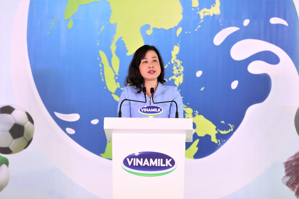 Vinamilk[-]hưởng[-]ứng[-]chương[-]trình[-]"Ngày[-]Sữa[-]thế[-]giới"[-]do[-]Hiệp[-]hội[-]sữa[-]Việt[-]Nam[-]khởi[-]xướng[-]